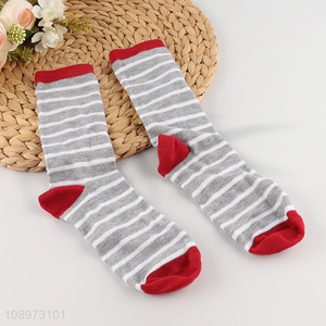 Factory Price Cozy Striped Crew Socks Soft Sports Socks for Women