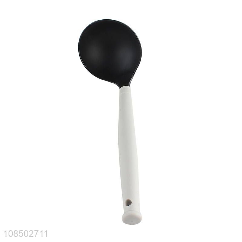 Source Factory Hot Selling Black Nylon Kitchen Utensils With Soup